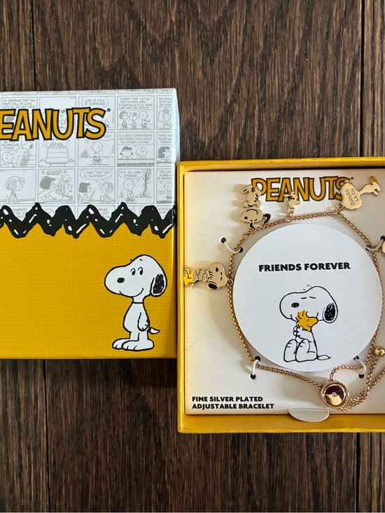 Peanuts Snoopy Jewelry - Peanuts NWT Bracelet, Fine Silver Plated ✨